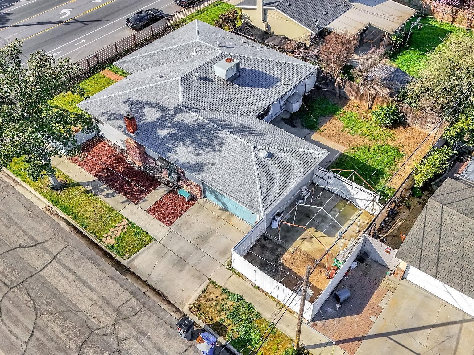 3495 E Dakota Ave Fresno, CA 93726 - Thumbnail 3