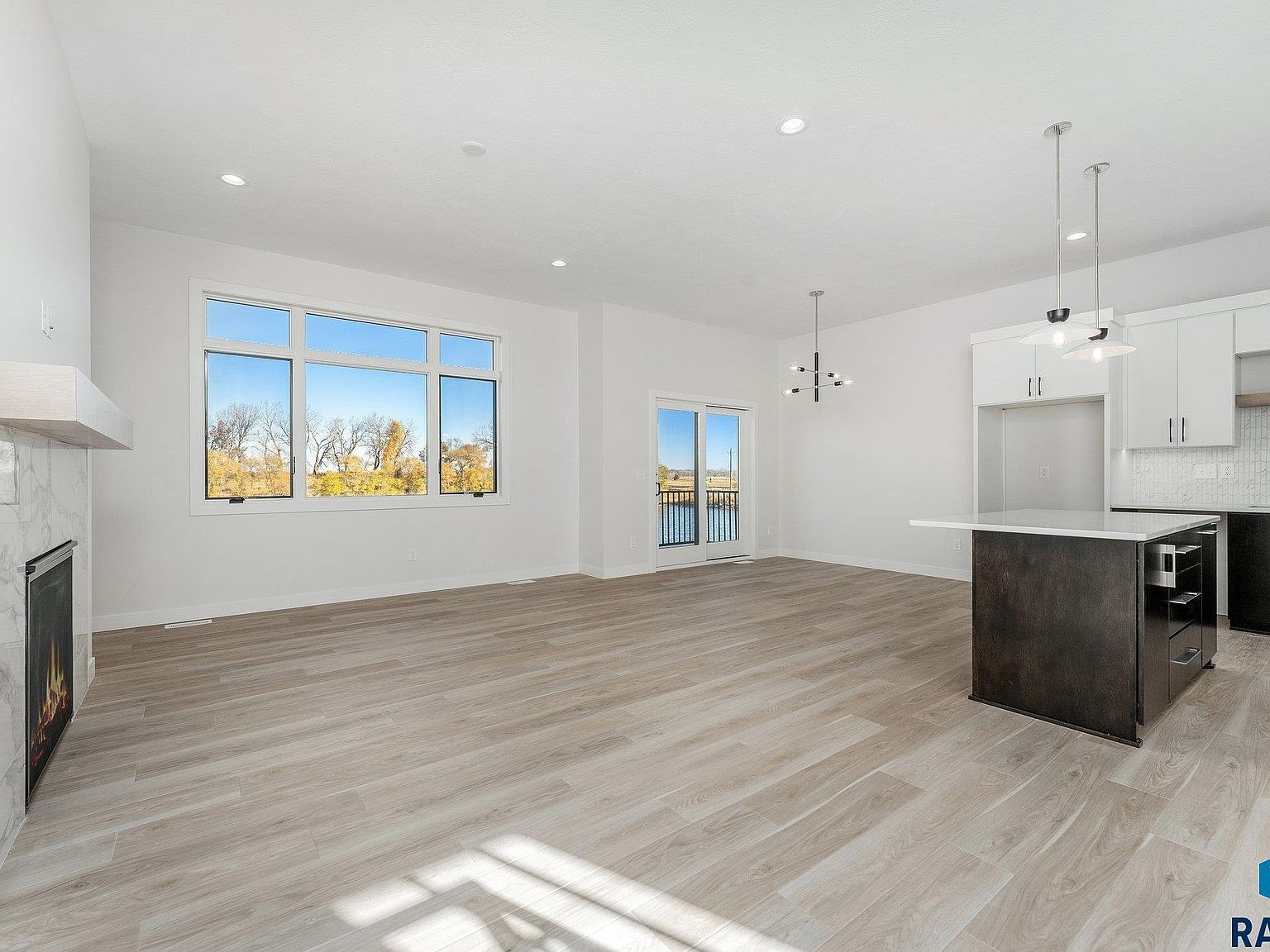 8600 W Shoreline Pl Sioux Falls, SD 57107 - Thumbnail 3