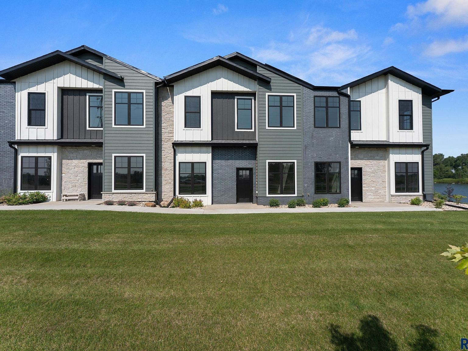 106 N Bryggen Pl Sioux Falls, SD 57107 - Thumbnail 3