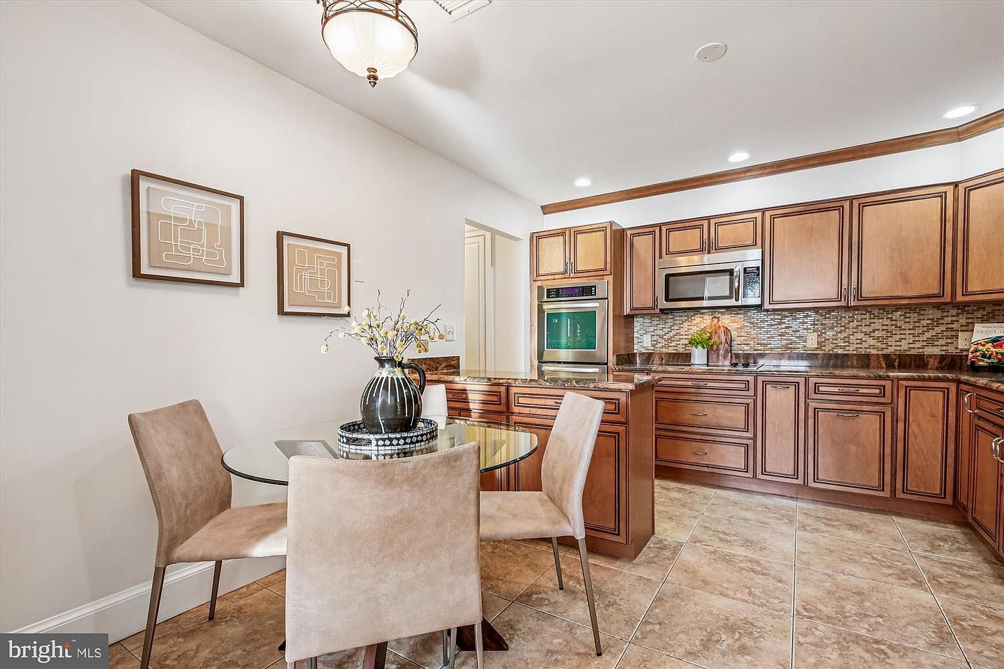 8101 Connecticut Ave APT C-601 Chevy Chase, MD 20815 - Thumbnail 3