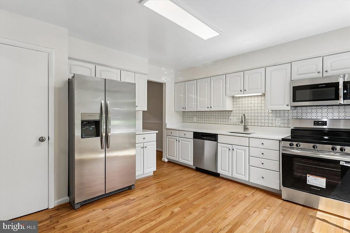 12234 Greenleaf Ave Potomac, MD 20854 - Thumbnail 3
