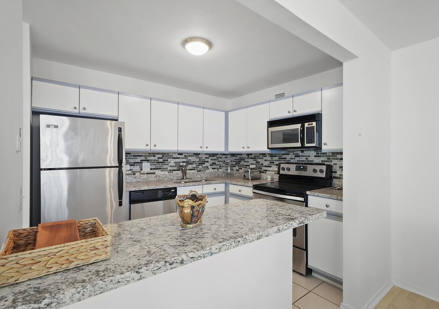 480 N McClurg Ct APT 901 Chicago, IL 60611 - Thumbnail 3