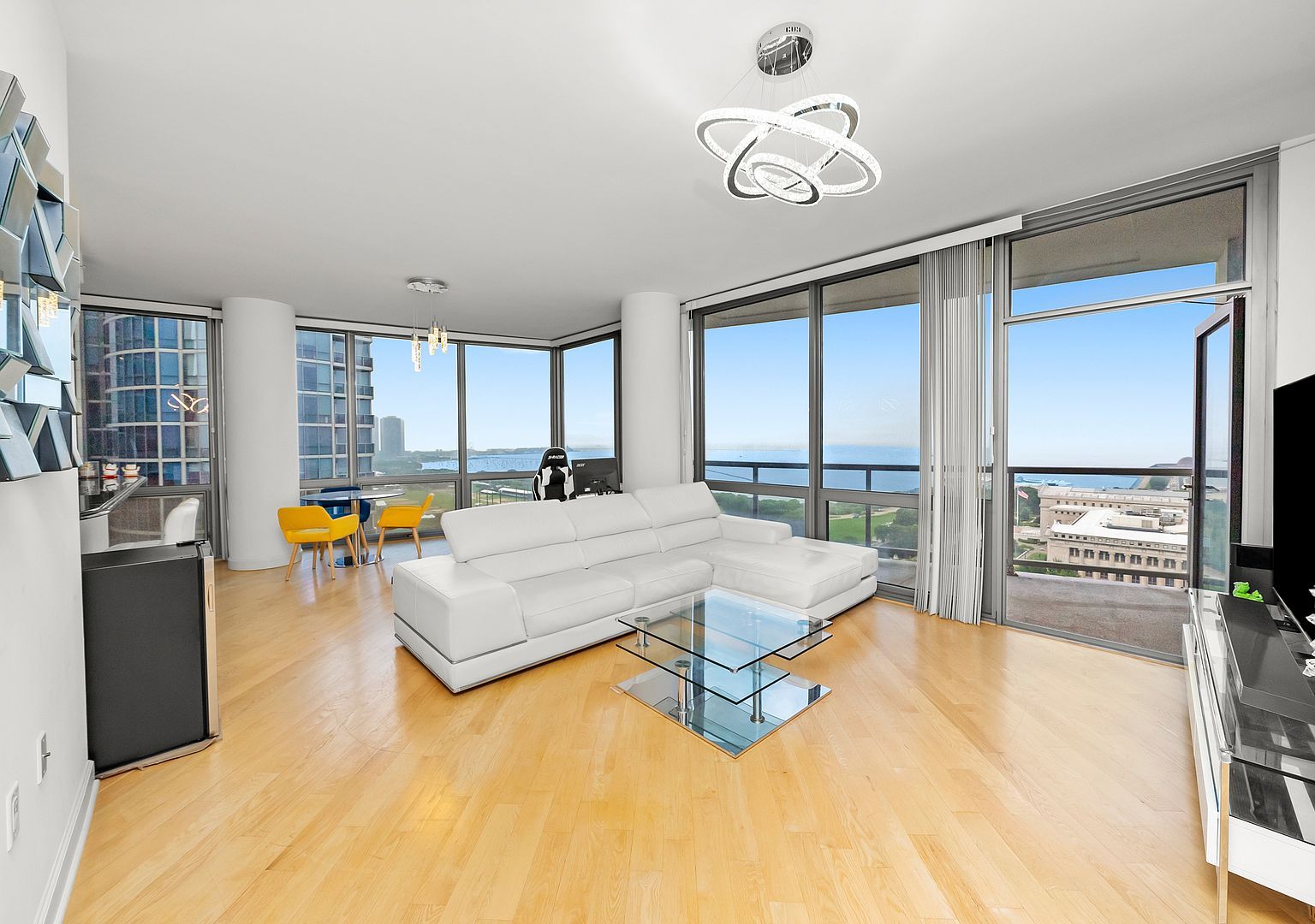 1235 S Prairie Ave APT 2101 Chicago, IL 60605 - Thumbnail 3