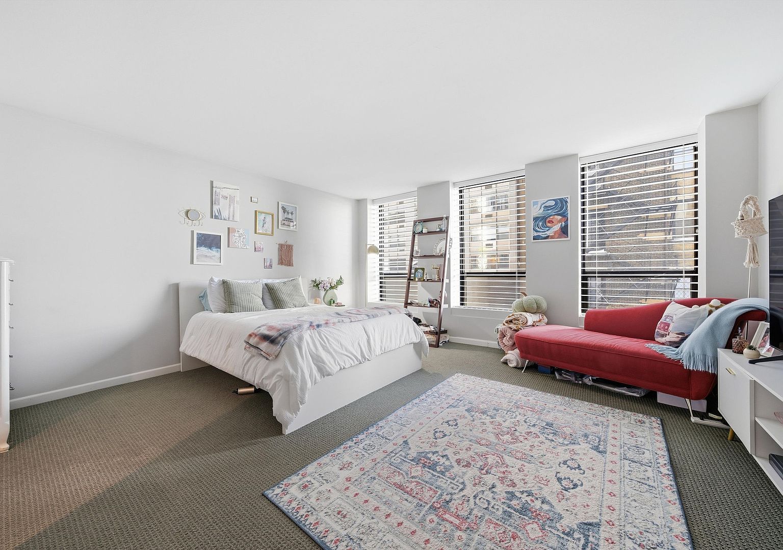 260 E Chestnut St APT 406 Chicago, IL 60611 - Thumbnail 3