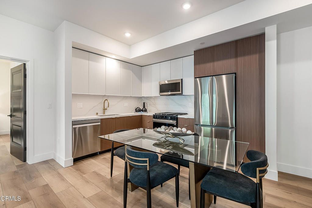 139 S Oak Knoll Ave #302 Pasadena, CA 91101 - Thumbnail 3