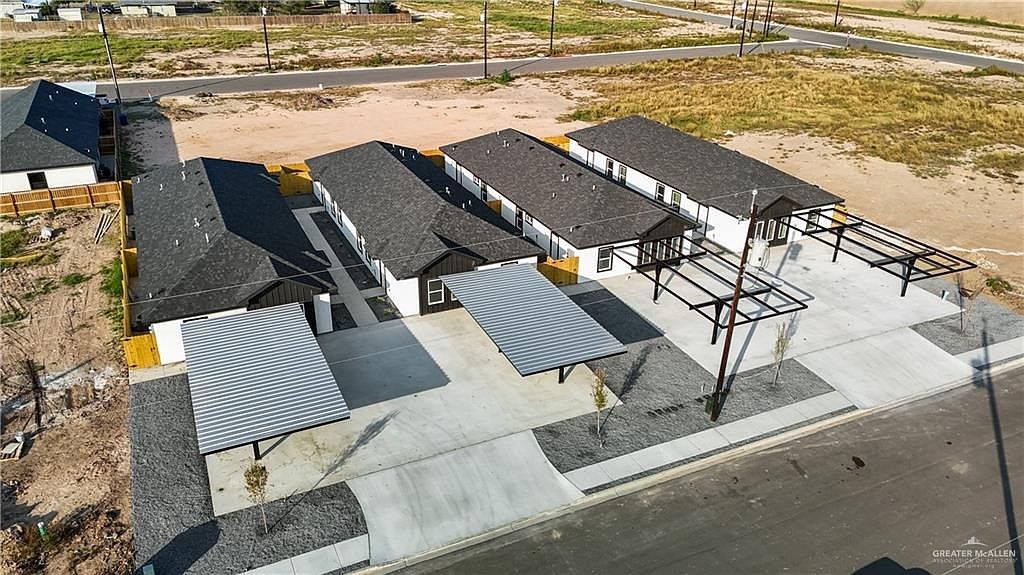 205 E Royal Palm Dr Mercedes, TX 78570 - Thumbnail 3