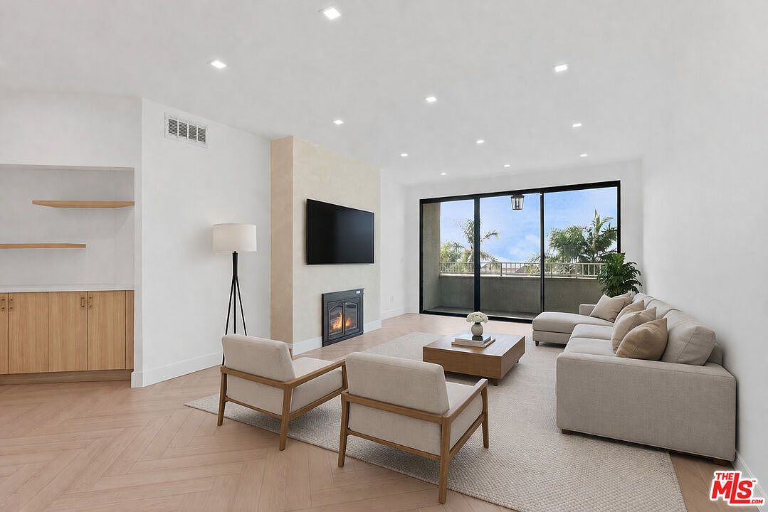 8455 Fountain Ave Unit 308 West Hollywood, CA 90069 - Thumbnail 3