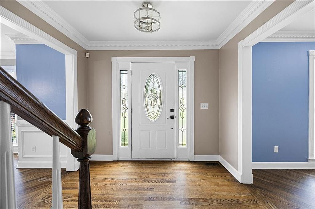 2108 Yorkshire Ct Woodstock, GA 30189 - Thumbnail 3