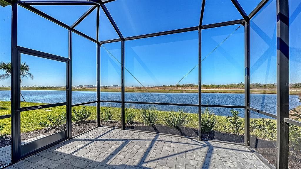 2114 Sylvester Palm Ln Bradenton, FL 34212 - Thumbnail 3