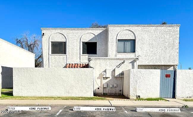 5205 N 42nd Pkwy Phoenix, AZ 85019 - Thumbnail 3