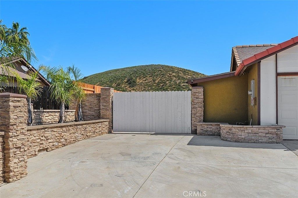 233 Southshore Dr Lake Elsinore, CA 92530 - Thumbnail 3