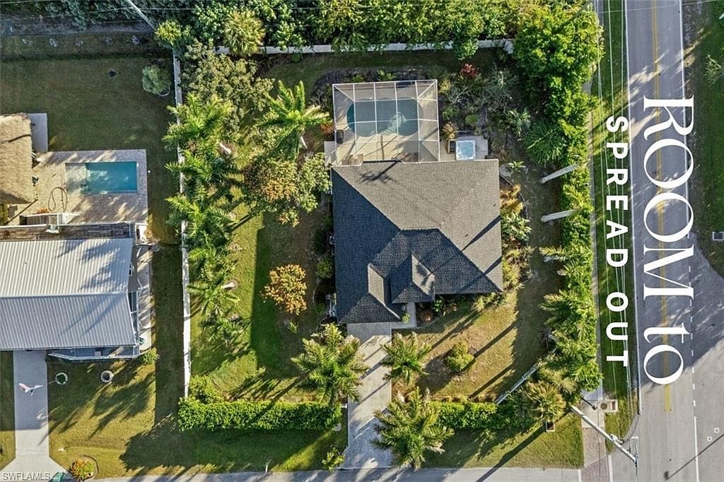 4 Colonial Dr Naples, FL 34112 - Thumbnail 3