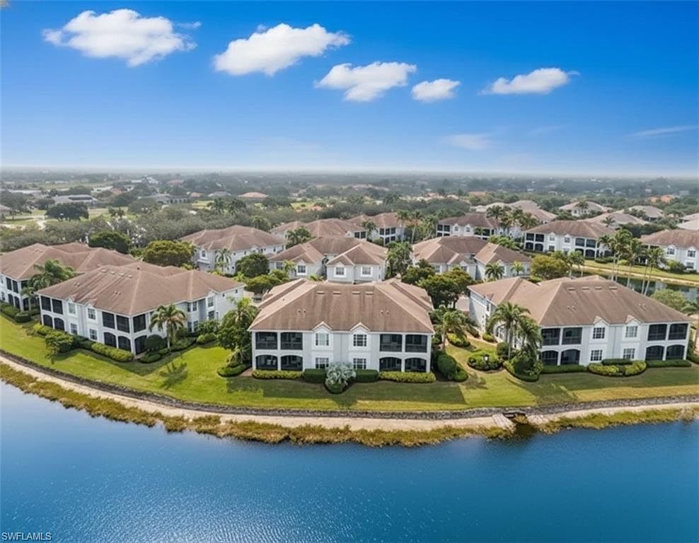 5045 Blauvelt Way APT 201 Naples, FL 34105 - Thumbnail 3