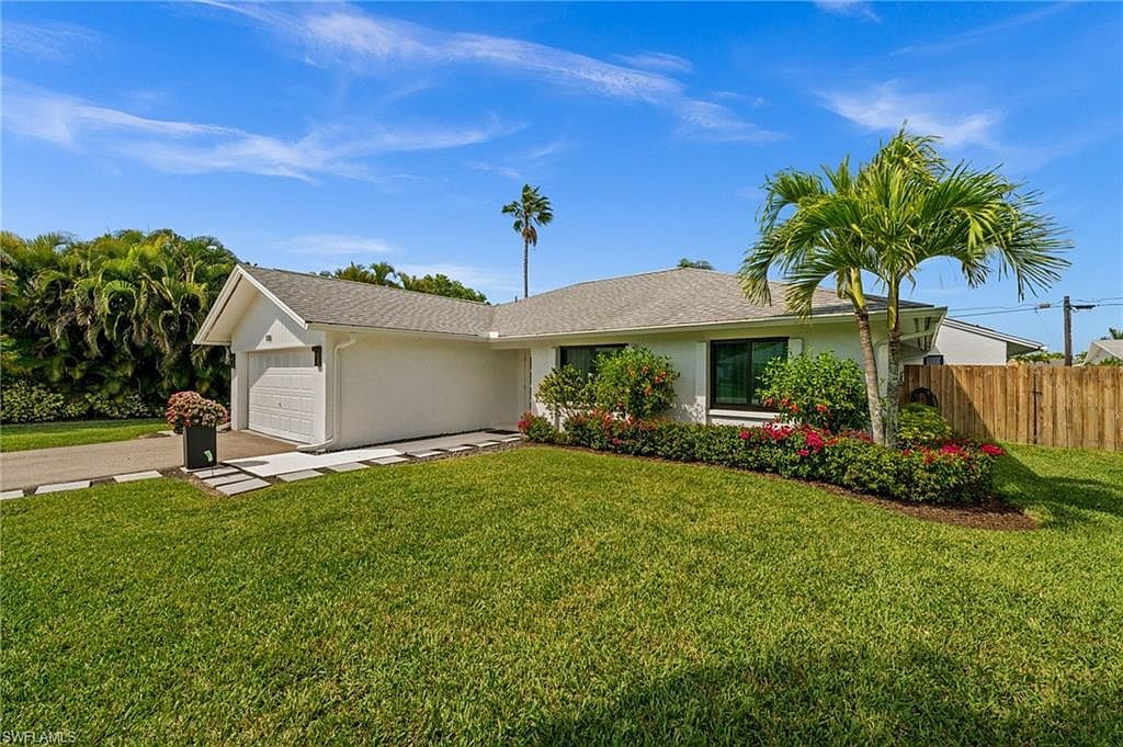 133 Wickliffe Dr Naples, FL 34110 - Thumbnail 3