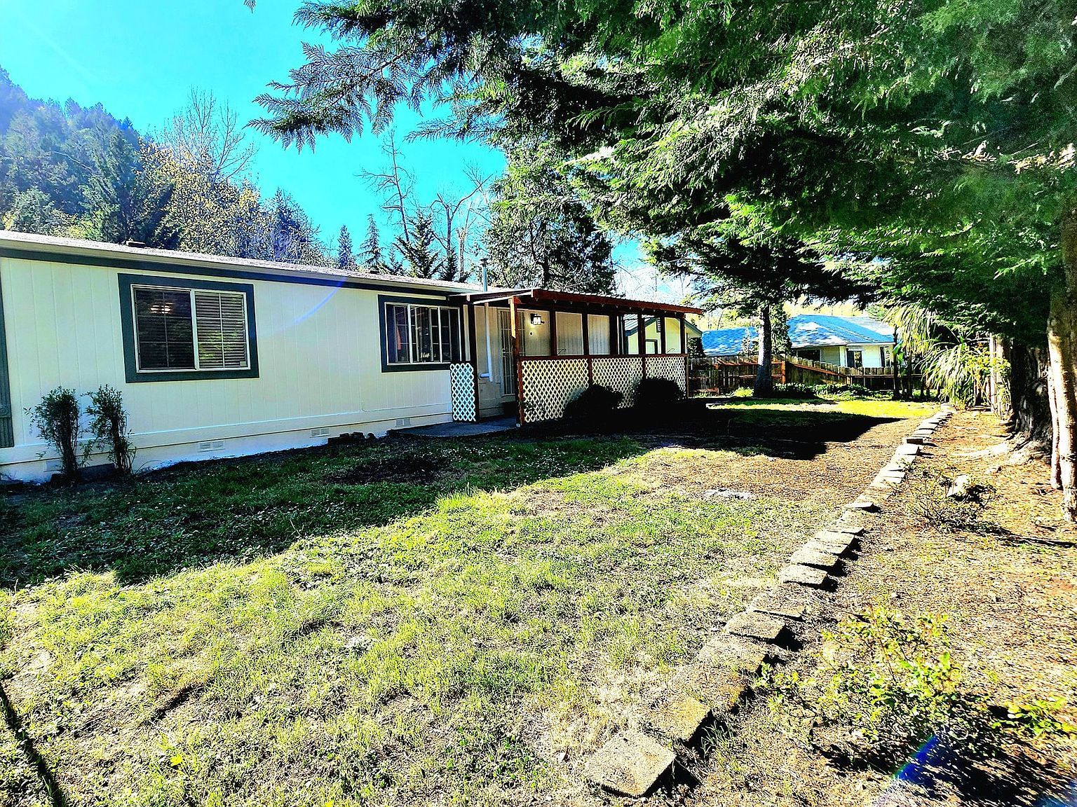 874 S Main St Canyonville, OR 97417 - Thumbnail 3