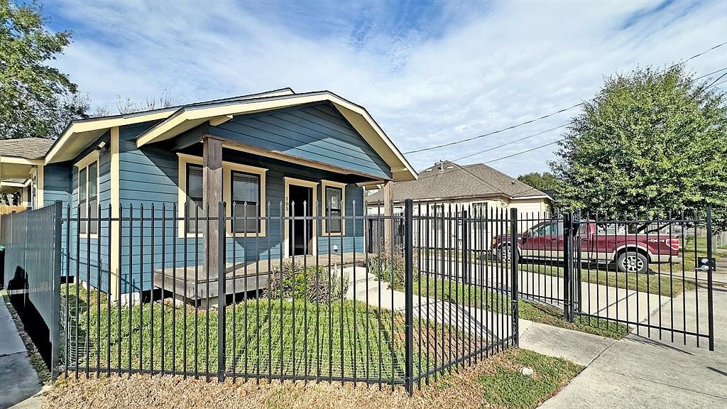 105 N Eastwood St Houston, TX 77011 - Thumbnail 3