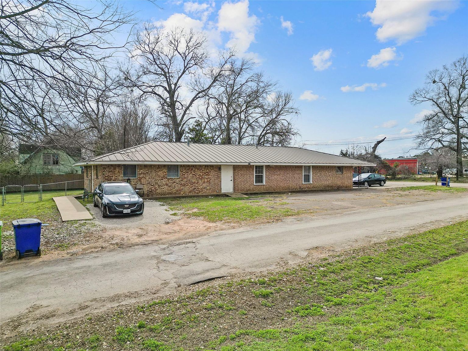 300 S Cedar St Crockett, TX 75835 - Thumbnail 3