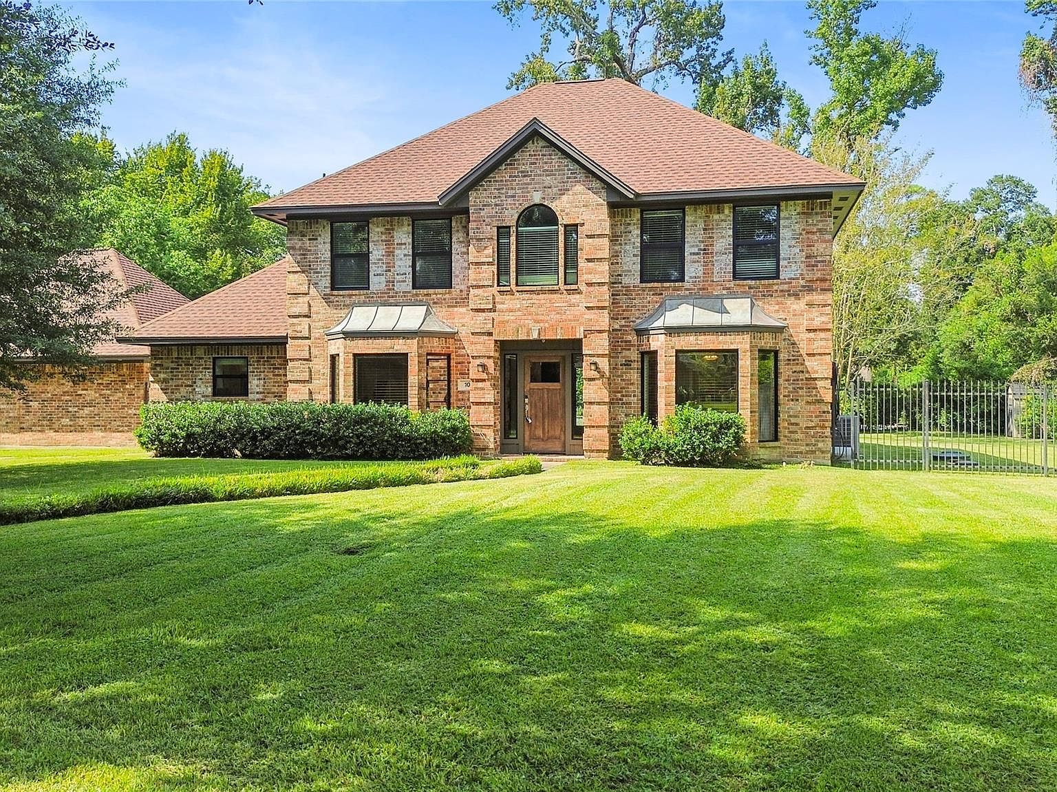 10 Holly Tree Ln Spring, TX 77373 - Thumbnail 3