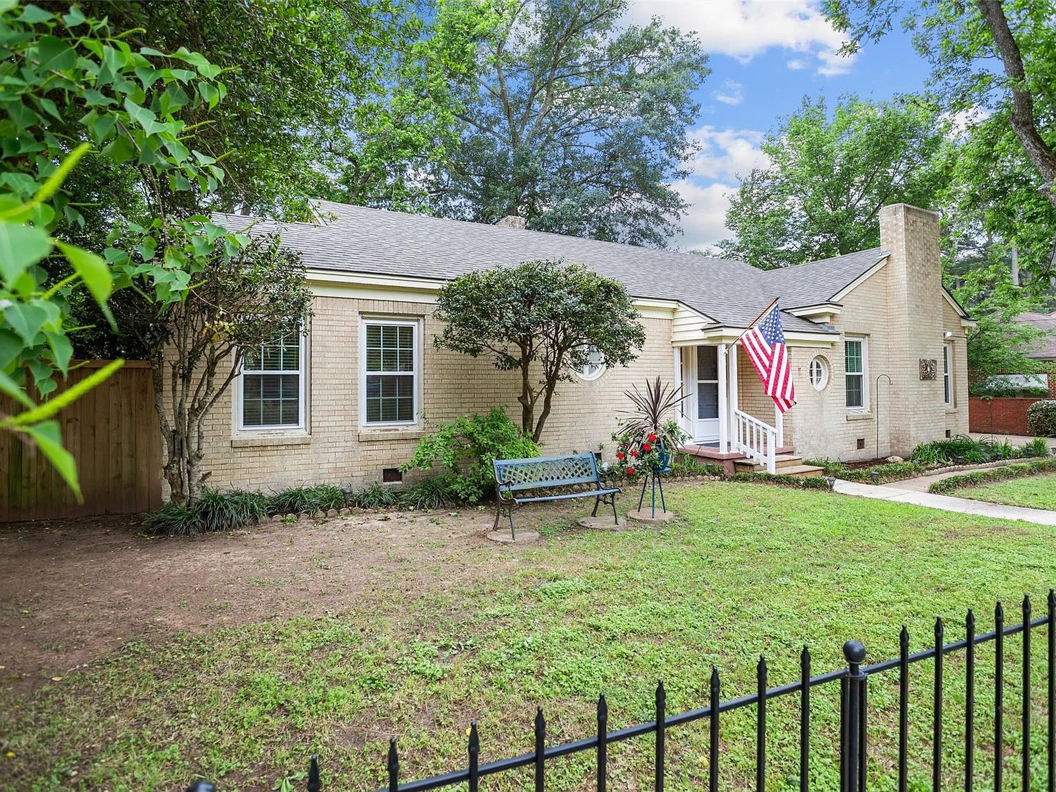 419 E Bell Ave Crockett, TX 75835 - Thumbnail 3