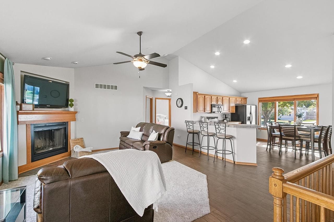 4229 Baybrook Dr Janesville, WI 53546 - Thumbnail 3