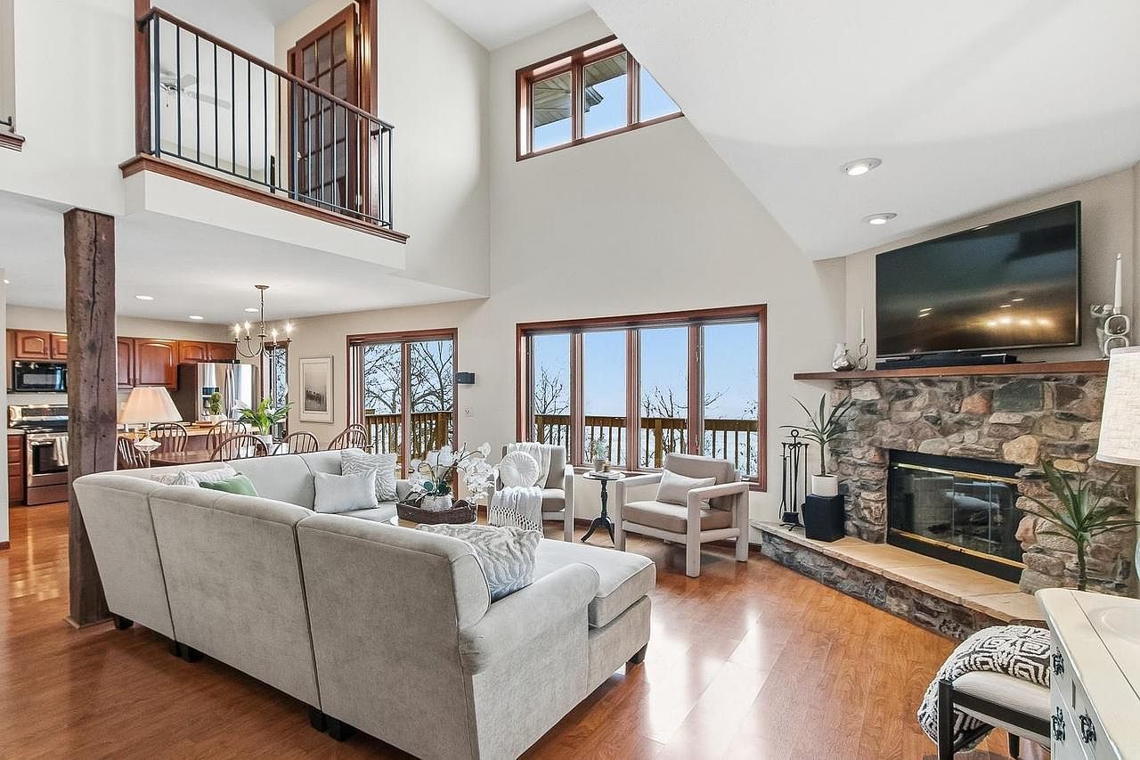 N807 Waubunsee Trl UNIT 3 Fort Atkinson, WI 53538 - Thumbnail 3