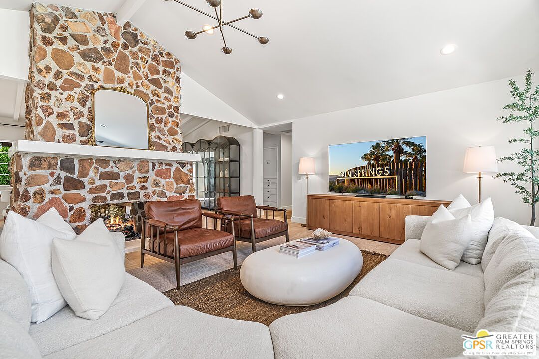 418 E Via Colusa Palm Springs, CA 92262 - Thumbnail 3