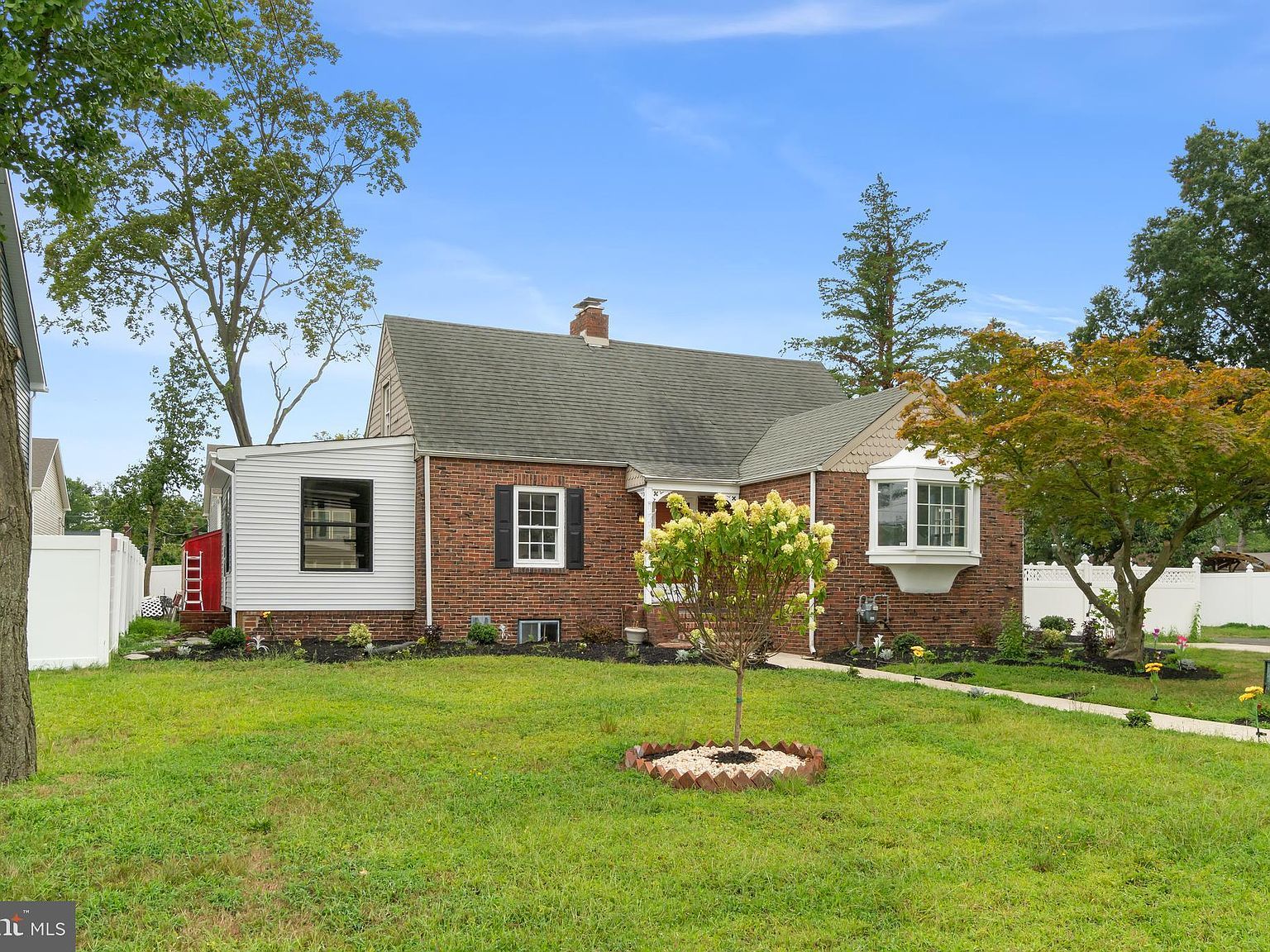 910 S Fairview St Riverside, NJ 08075 - Thumbnail 3