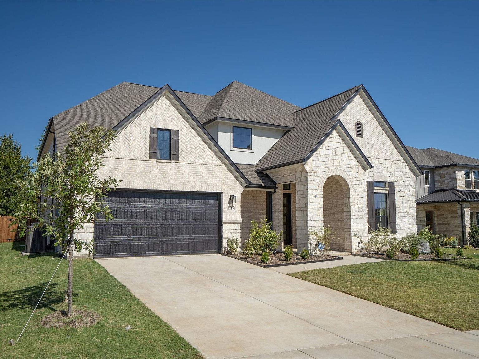 305 Alicia Ct Mansfield, TX 76063 - Thumbnail 3