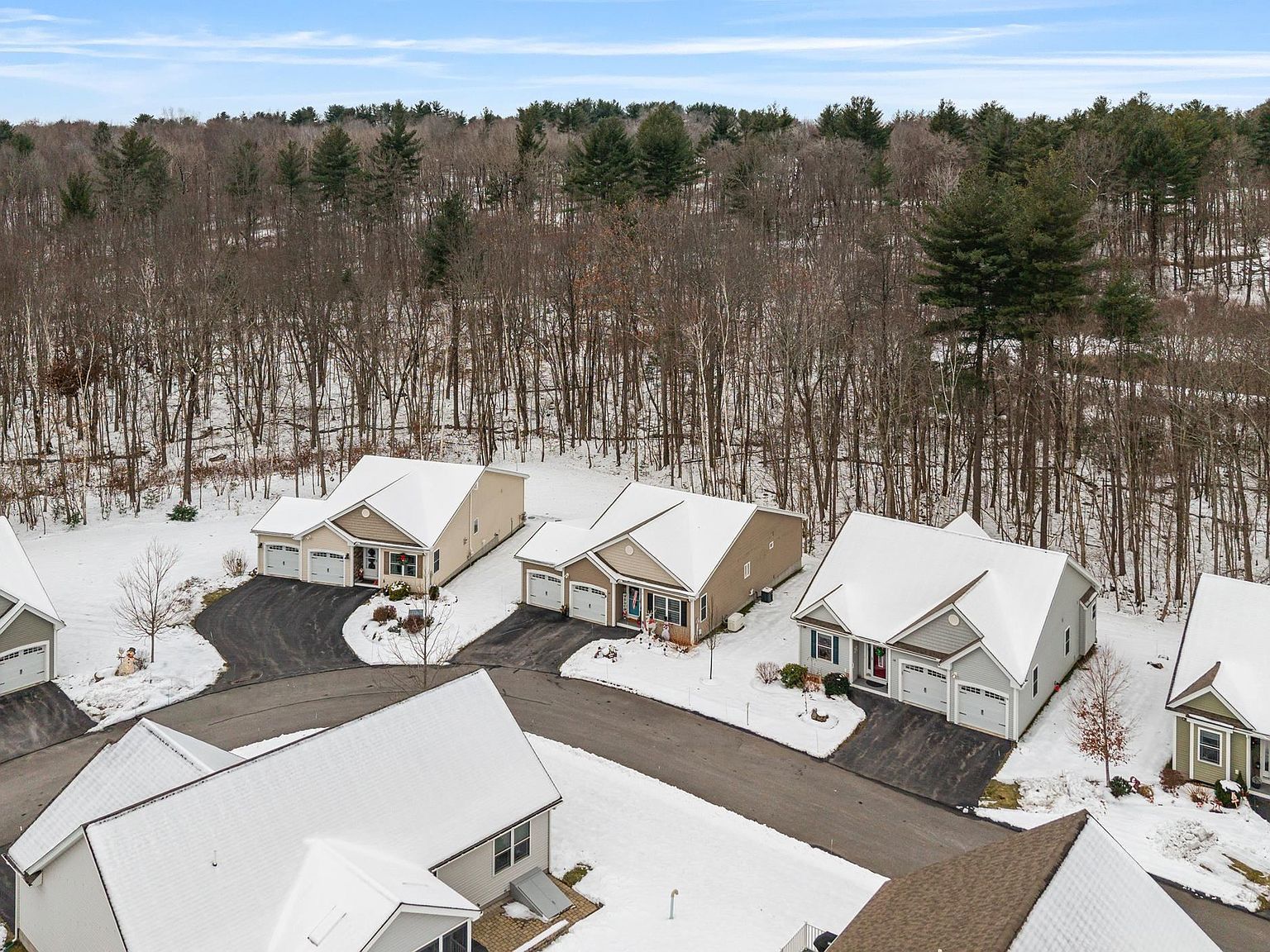 26 Sagewood Dr #26 Pelham, NH 03076 - Thumbnail 3