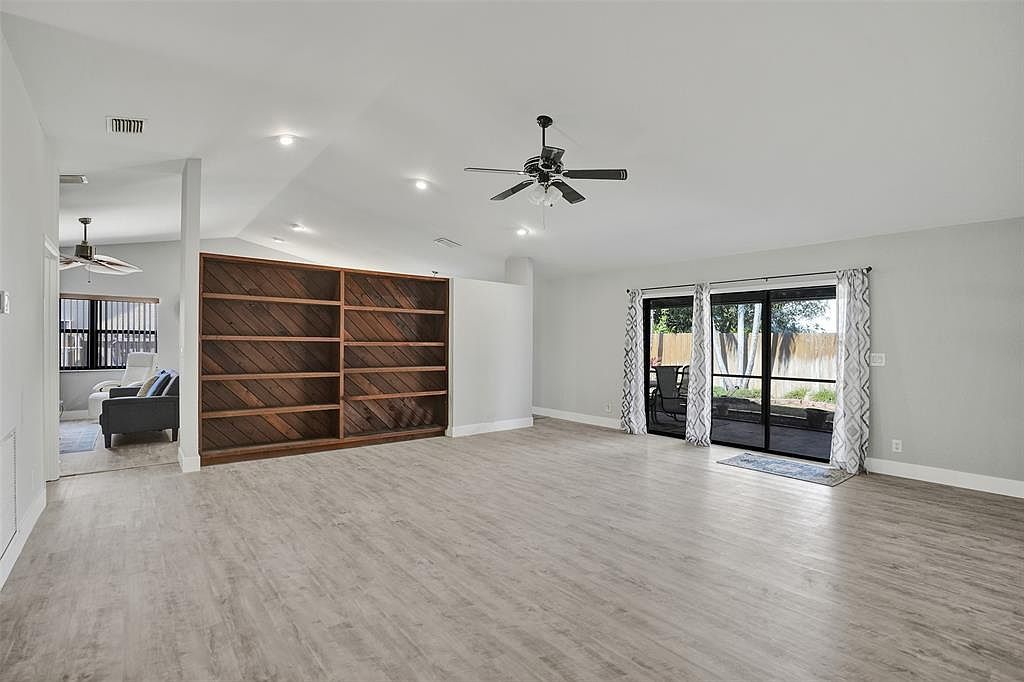 141 Roycourt Cir Royal Palm Beach, FL 33411 - Thumbnail 3