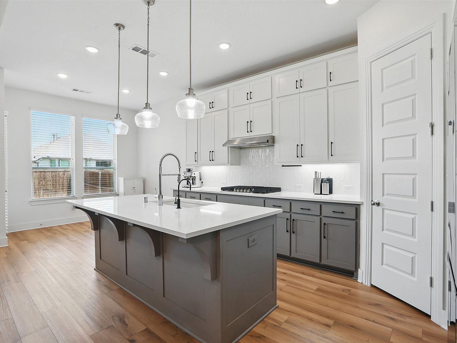 4008 Prickly Pear Ave Aubrey, TX 76227 - Thumbnail 3