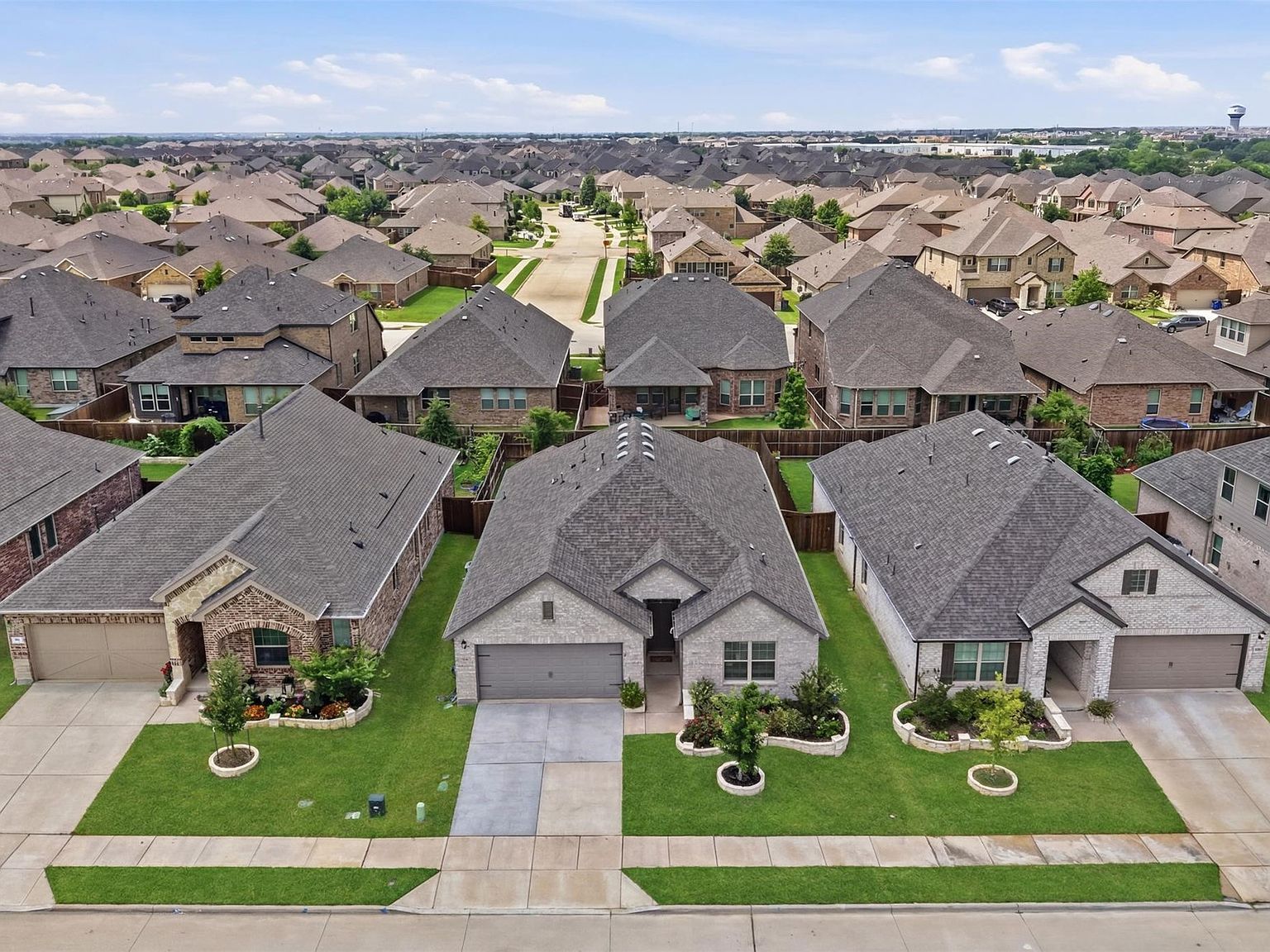 6124 Fairholme Dr Aubrey, TX 76227 - Thumbnail 3