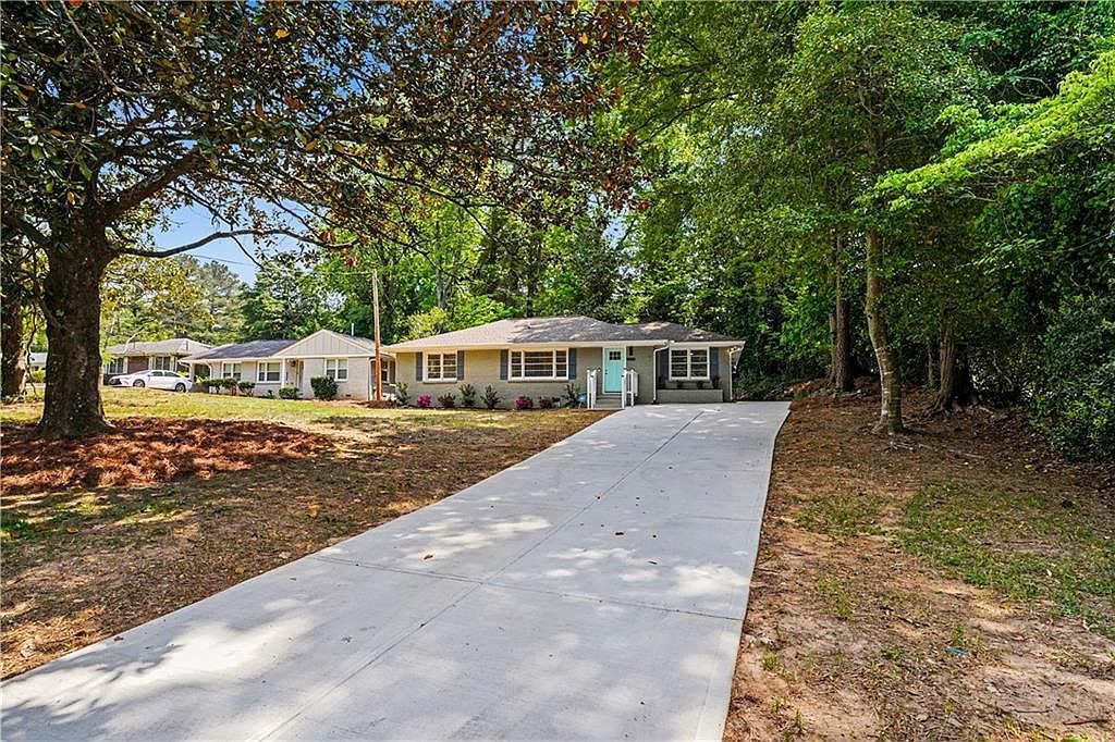 2330 Headland Dr East Pt, GA 30344 - Thumbnail 3