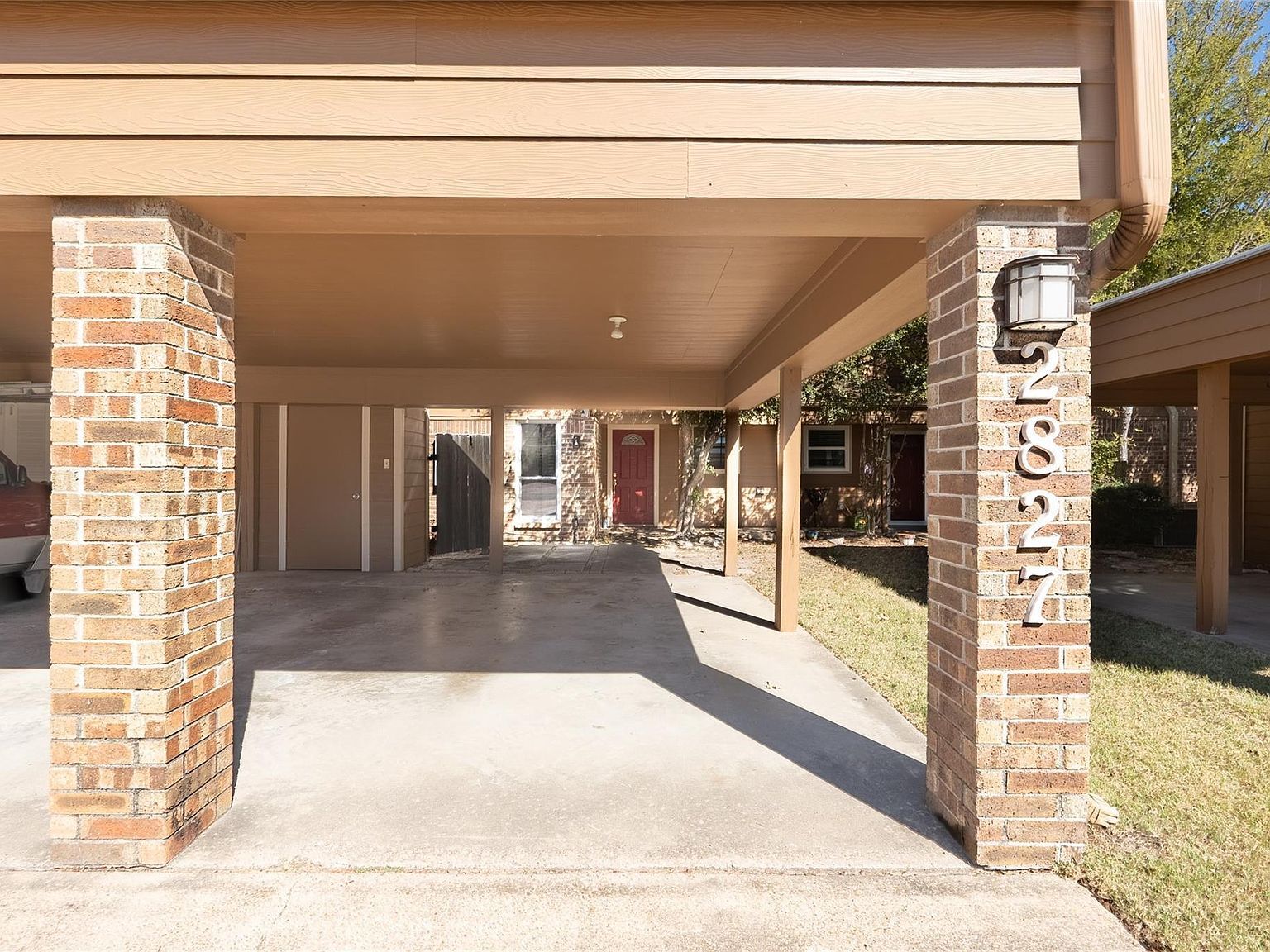 2827 Oakside Dr Bryan, TX 77802 - Thumbnail 3