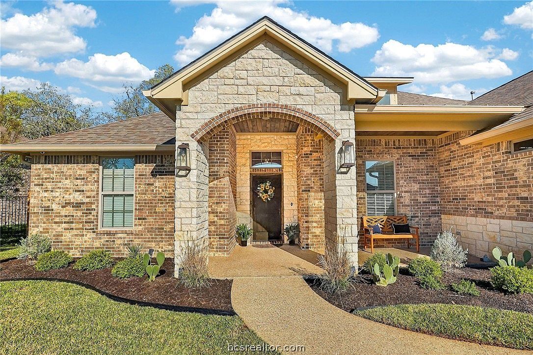 2004 Lexi Ln Bryan, TX 77807 - Thumbnail 3