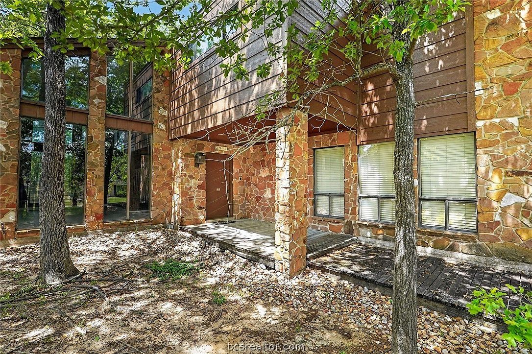 2911 Partridge Cir Bryan, TX 77802 - Thumbnail 3