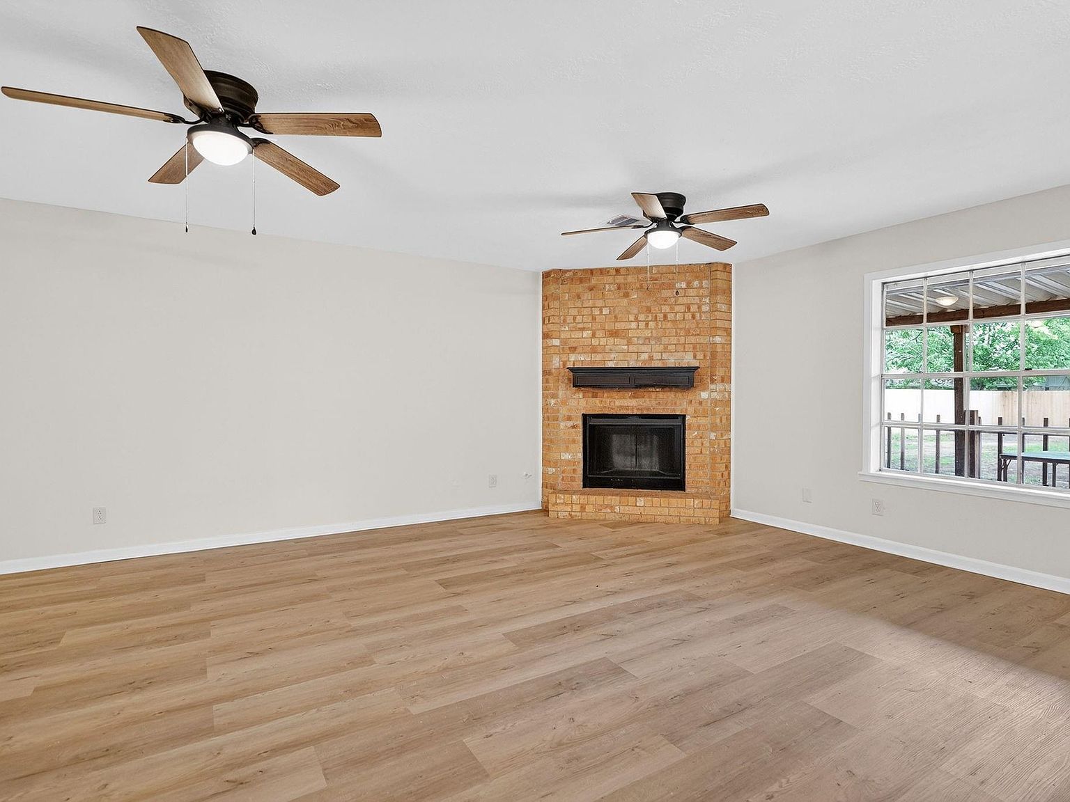 4502 Old Hearne Rd Bryan, TX 77803 - Thumbnail 3