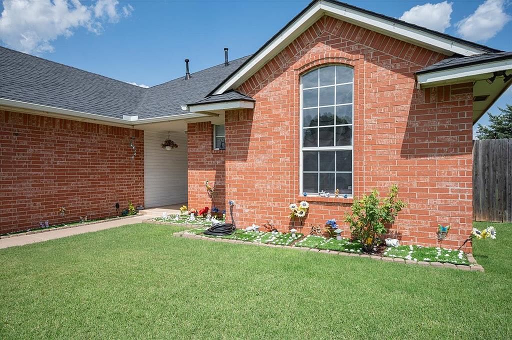 12400 Fox Run Dr Oklahoma City, OK 73162 - Thumbnail 3
