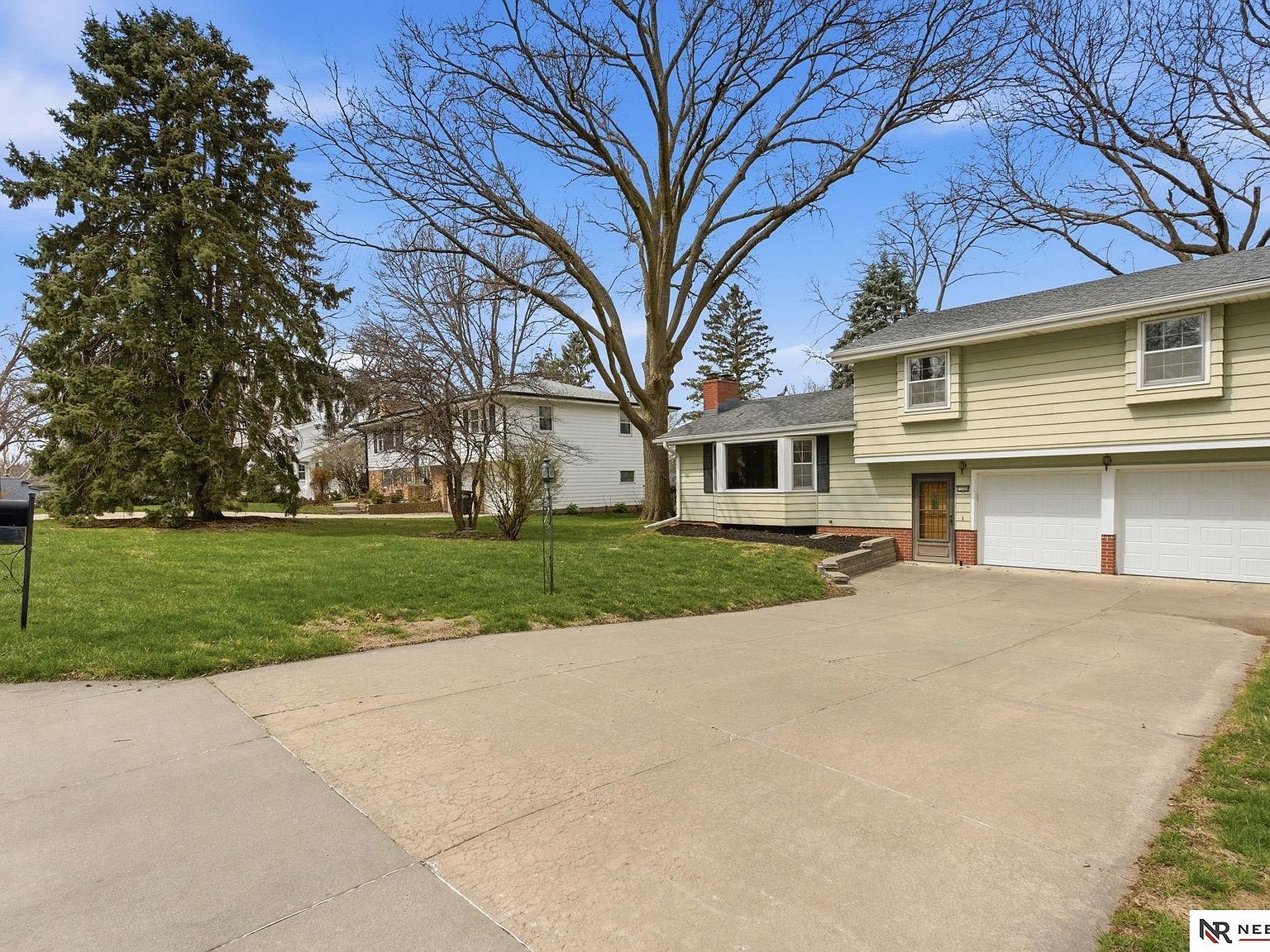 12206 Woolworth Ave Omaha, NE 68144 - Thumbnail 3