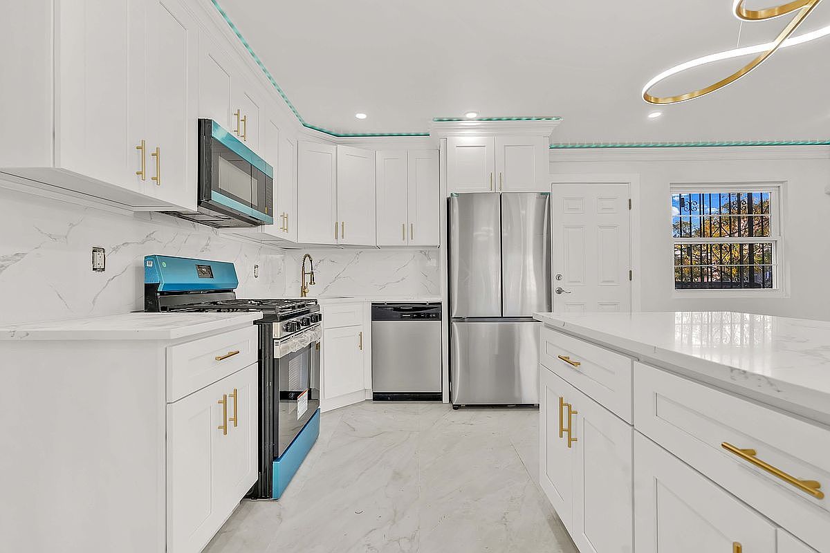 780 Hendrix St #2FAM Brooklyn, NY 11207 - Thumbnail 3