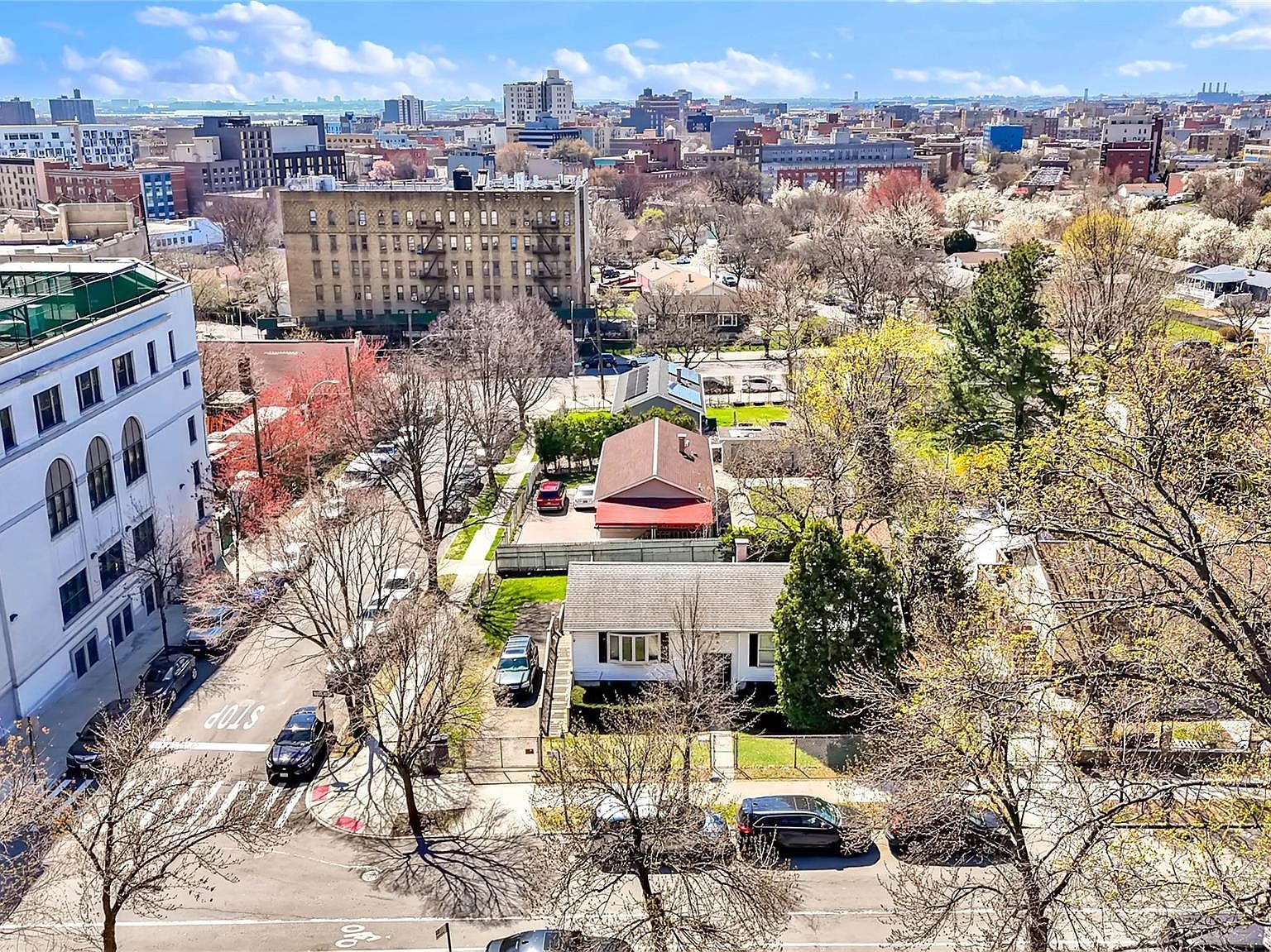 1580 Crotona Park E Bronx, NY 10460 - Thumbnail 3