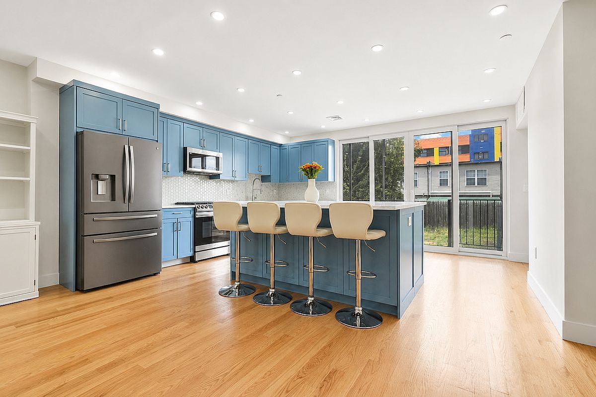 925 Hart St Brooklyn, NY 11237 - Thumbnail 3
