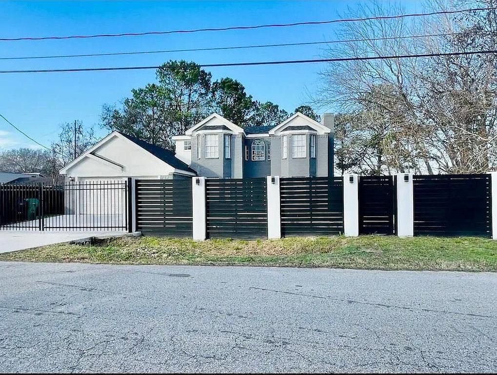 2504 Ferguson Way Houston, TX 77088 - Thumbnail 3