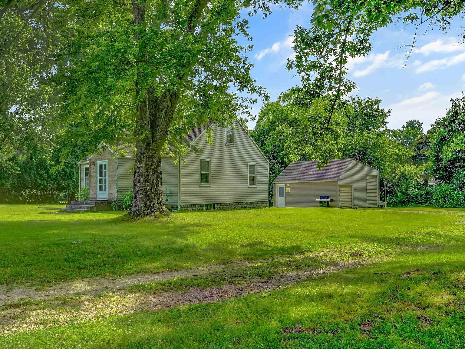 52395 Leland Ave South Bend, IN 46637 - Thumbnail 3