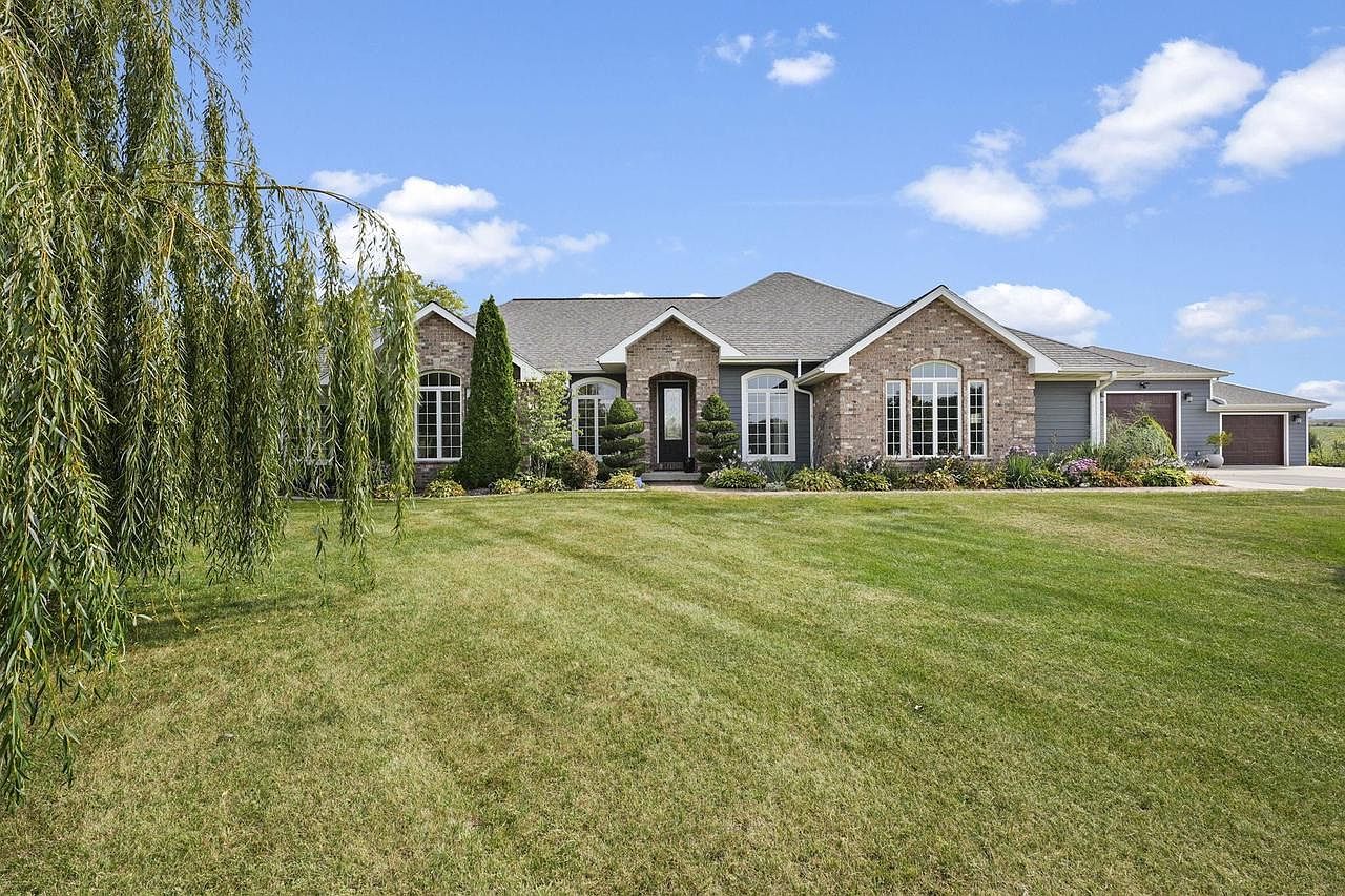 1679 Marian Ct Mineral Point, WI 53565 - Thumbnail 3