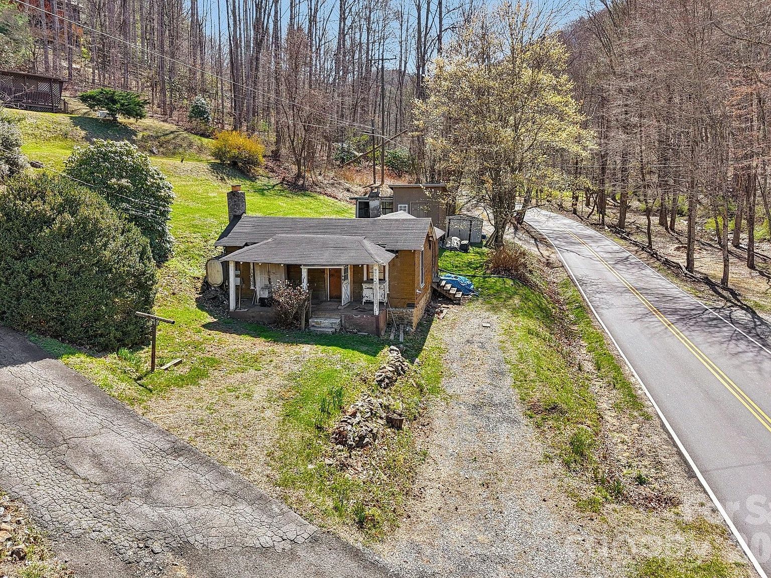 719 Camp Branch Rd Waynesville, NC 28786 - Thumbnail 3