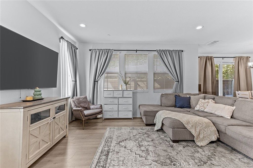 2350 S Via Esplanade UNIT 31 Ontario, CA 91762 - Thumbnail 3