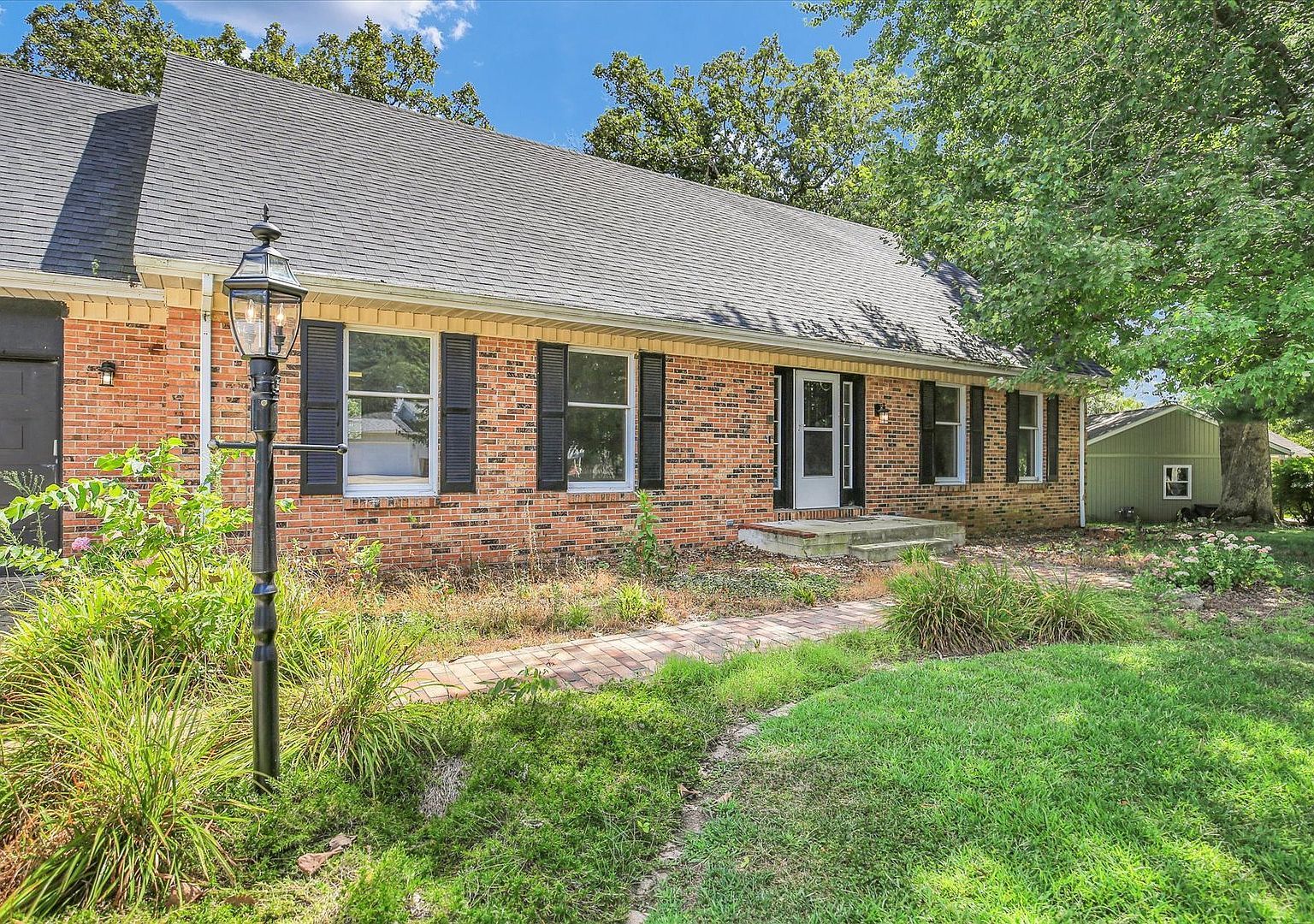 10 Dunlap Woods Sidney, IL 61877 - Thumbnail 3