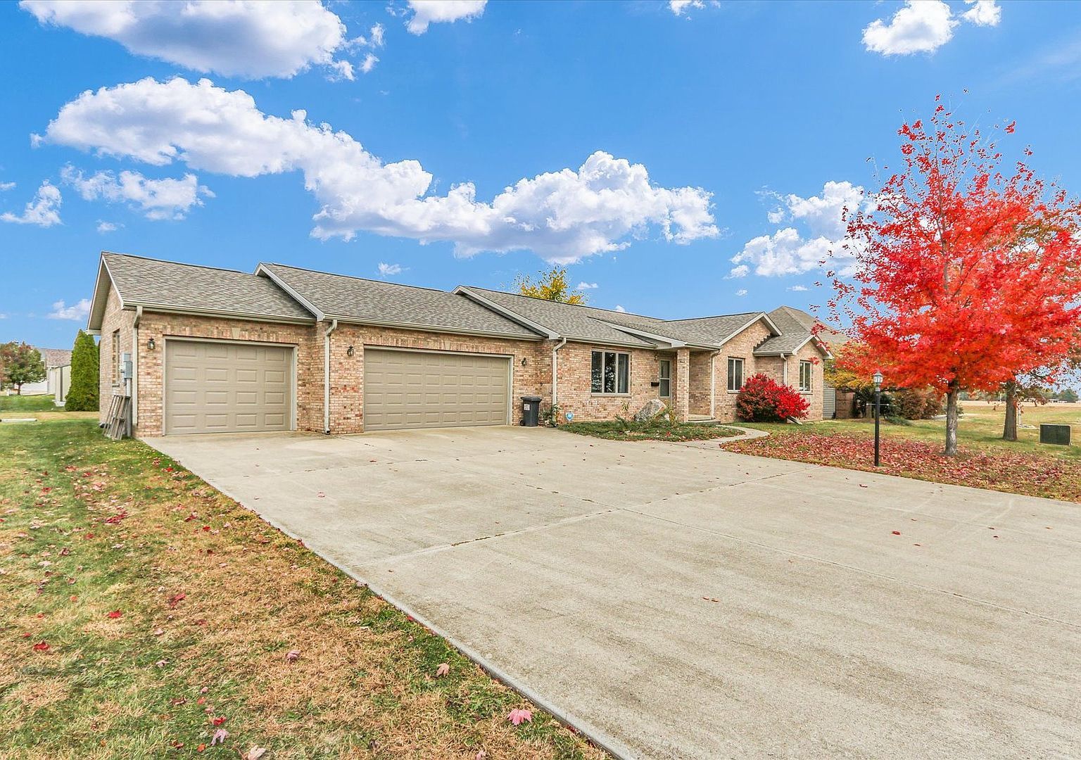 812 E Boone St Tolono, IL 61880 - Thumbnail 3