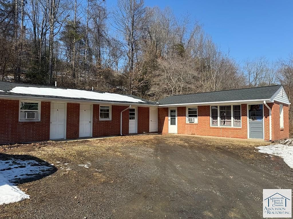 575 Colonial Hill Dr Bassett, VA 24055 - Thumbnail 3